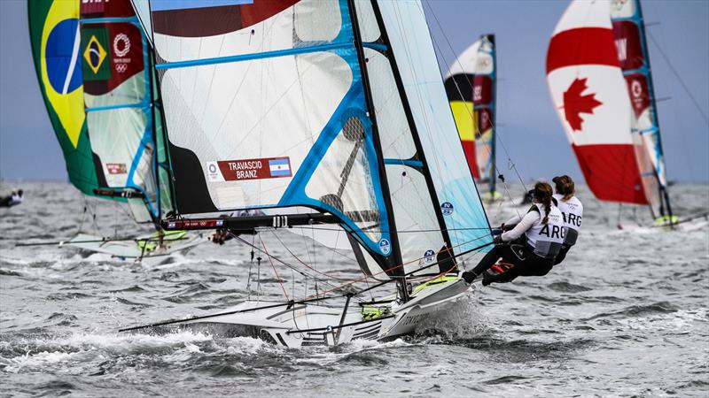 Tokyo2020 - Day 3 - July, 27, - Enoshima, Japan. 49erFX - NZL - Alex Maloney, Molly Meech - photo © Richard Gladwell - Sail-World.com / nz