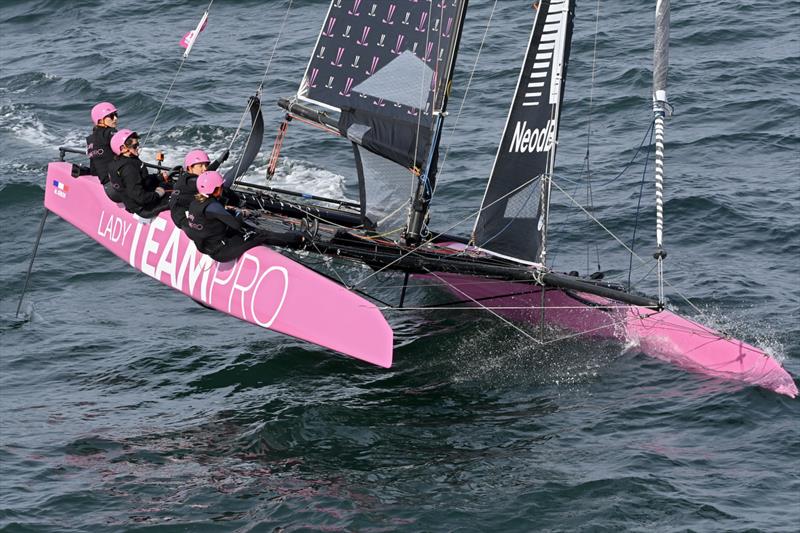 Lady Team Pro - racing in the first event of the 2022 ETF26 Grand Prix - Spi Ouest-France - April 2022 - photo © David Ademas/Ouest - France