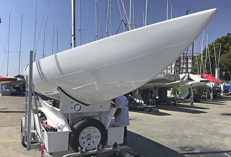 The sixth Allanson/Murray Etchells prepares for handover... - photo © John Curnow