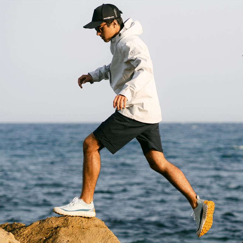 Dynamic Lite Jacket - photo © Henri-Lloyd