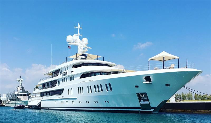 74m AURORA - photo © MY AURORA