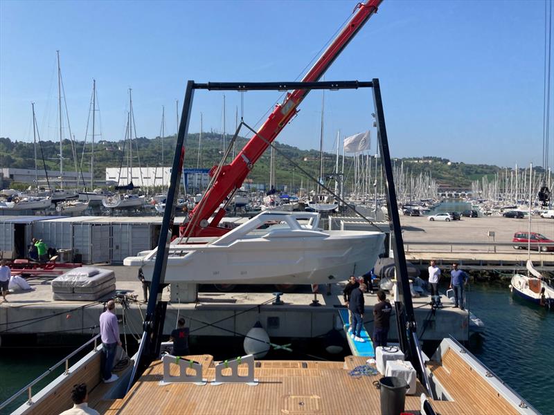 AMS A Frame crane test with tender for CDM - photo © Advanced Mechanical Solutions