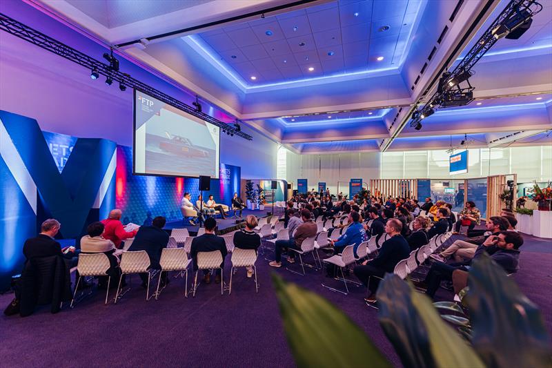 2024 Metstrade Theater knowledge session - photo © Martijn van Leeuwen