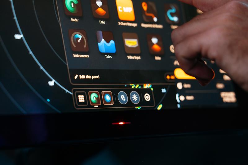 NSO 4 chartplotter and fishfinder - photo © Simrad