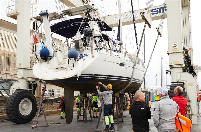 Captain Glenn Shephard watches on with the AkzoNobel technicians during the refit of his yacht Avalon - photo © AkzoNobel