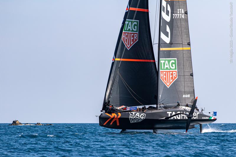 Roberto Lacorte's Flying Nikka was able to foil away from the start and into the finish but otherwise had a slow race in the 151 Miglia-Trofeo Cetilar ultra-light conditions - photo © Studio Taccola