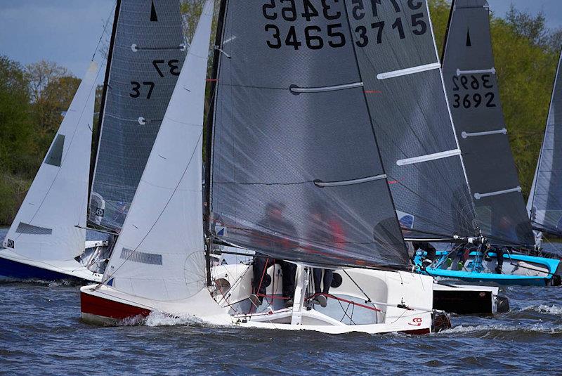 Close racing at the Allen SE Series Round 3 at Fishers Green photo copyright Rob O'Neill taken at Fishers Green Sailing Club and featuring the Merlin Rocket class