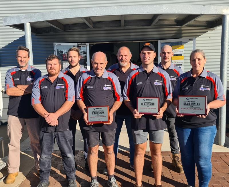 Mandurah Outboards - Worthy winners - Front row (L-R) - Wayne Earl, Peter Jackman, James Jackman, and Karen Jackman... Back row (L-R) - Steven Lambourn, Connor Graham, Zane Cathro and Tom Jackman photo copyright Mercury Marine taken at 