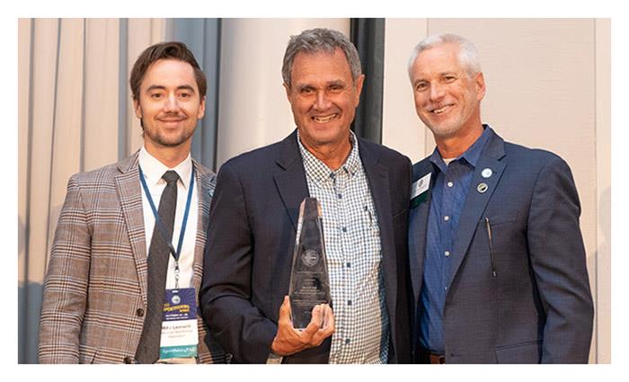 Left to right: Mike Leonard, Government Affairs VP, Bill Shedd and Glenn Hughes - photo © American Sportfishing Association