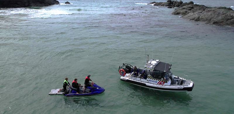 Marine Rescue NSW volunteers - photo © Marine Rescue NSW