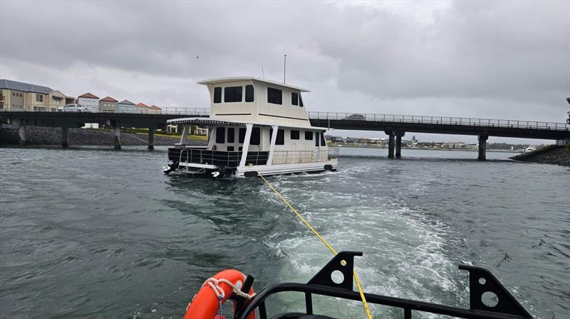 Marine Rescue Port Macquarie secured a house boat that broke its moorning on the Hastings River - photo © Marine Rescue NSW