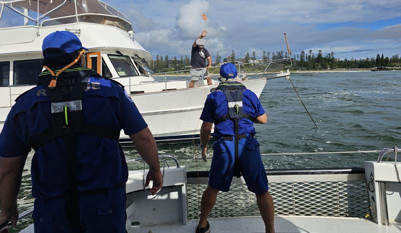 PM 30 crews assist the stricken skipper - photo © Marine Rescue NSW