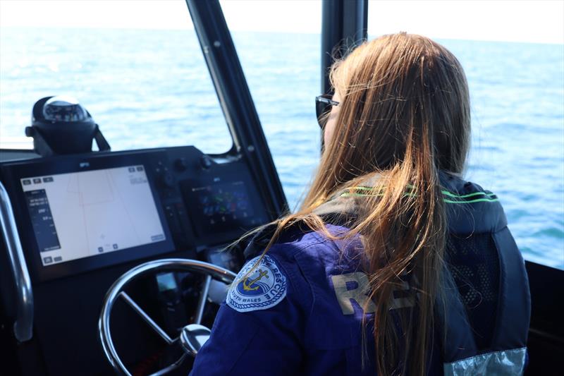 Shellharbour 30 provides an assist off Bass Point - photo © Marine Rescue NSW