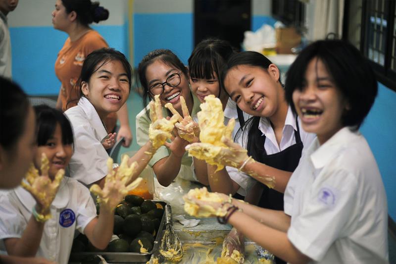 Baking class at the Blue Dragon Centre - photo © Blue Dragon Foundation