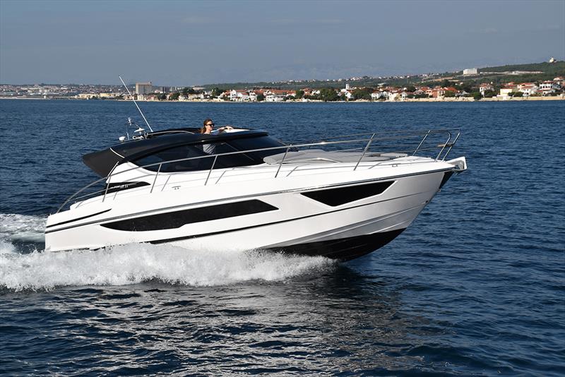 Focus Power 33 - photo © Focus Motoryachts