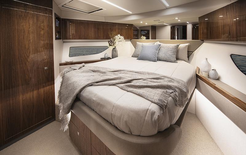 Riviera 50 Sports Motor Yacht VIP Forward Stateroom - photo © Riviera Studio