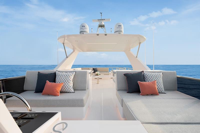 Horizon tri-deck FD92 Flybridge - photo © Horizon Yachts