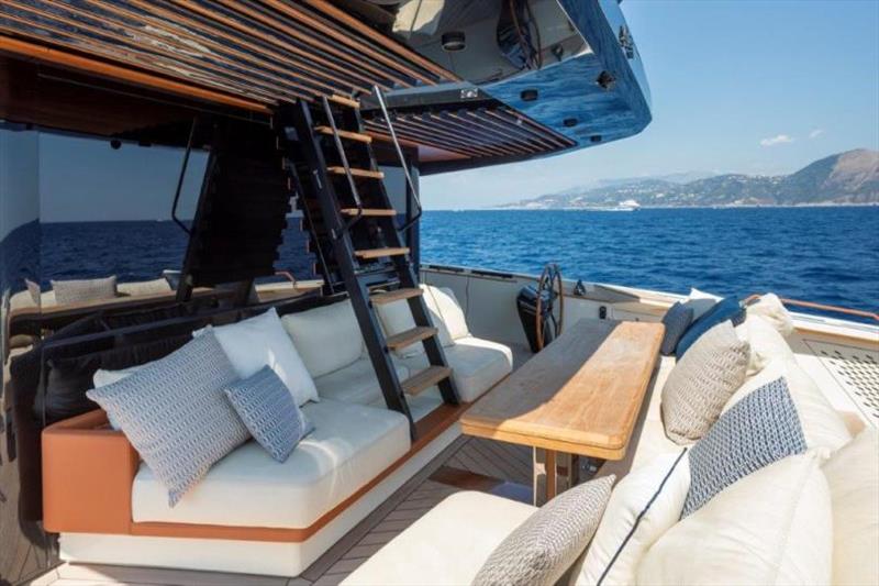Evo V8 retractable ladder to the sun roof - photo © Besenzoni