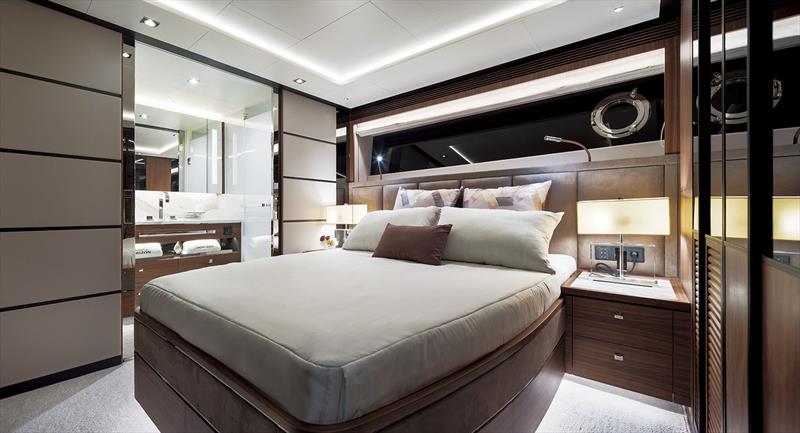 Horizon FD90 - Port VIP Stateroom - photo © Horizon Yachts