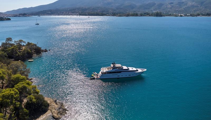 SL104 Rare Diamond cruising in Greece - photo © Studio Reskos
