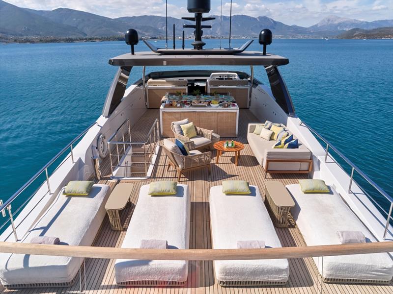 SL104 Rare Diamond cruising in Greece - photo © Studio Reskos