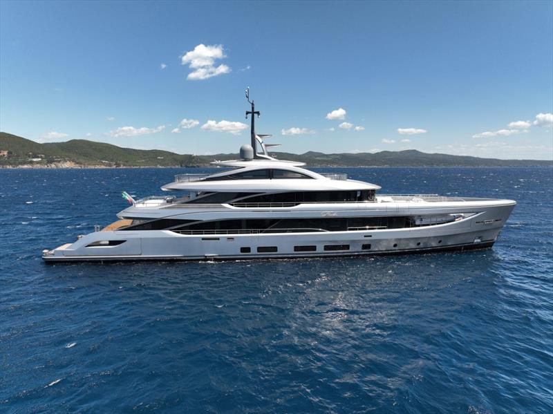 B.Now 50M - M Y Perla - photo © Jeff Brown