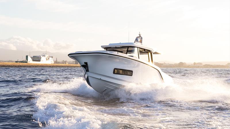 AIATA Wayfinder 38 Suntop version - photo © AIATA