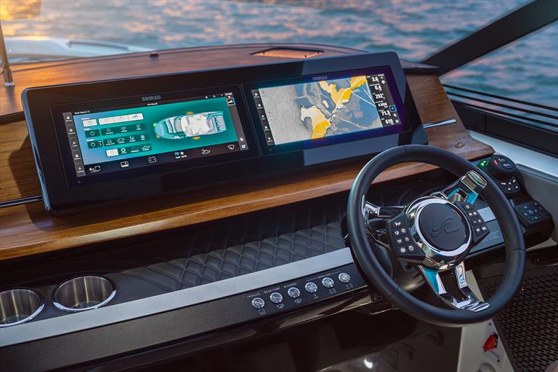 SLX 360 Outboard dash - photo © Sea Ray