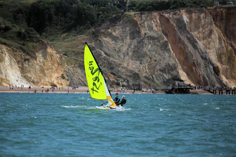 Thread the Needles day - photo © Mark Jardine