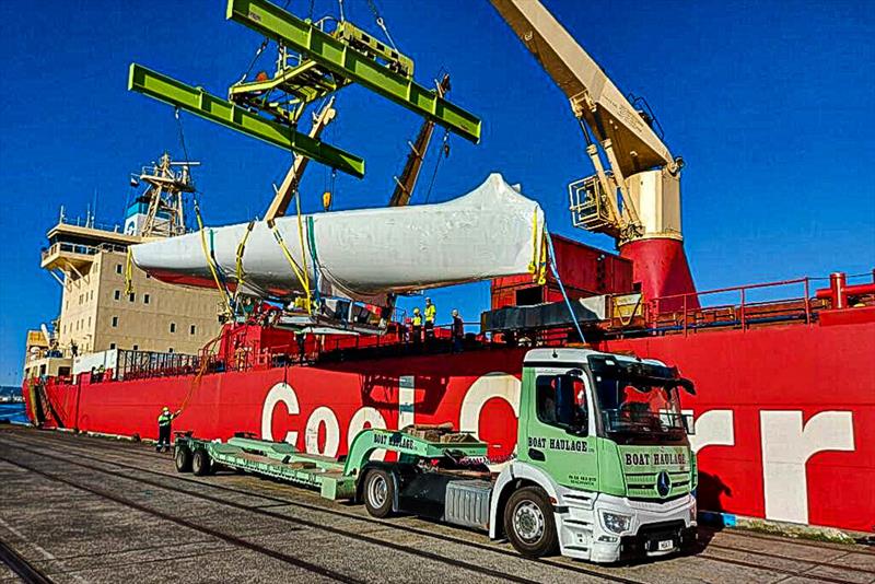 TNL Pindar get the ILC52 Caro safely loaded at Tauranga in the lockdown - photo © Richard Thorpe