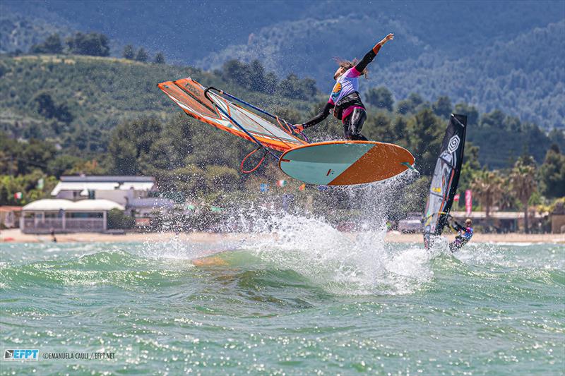 One handed burner by Jacopo Testa - EFPT Spiaggia Lunga Village 2019 - photo © Emanuela Cauli